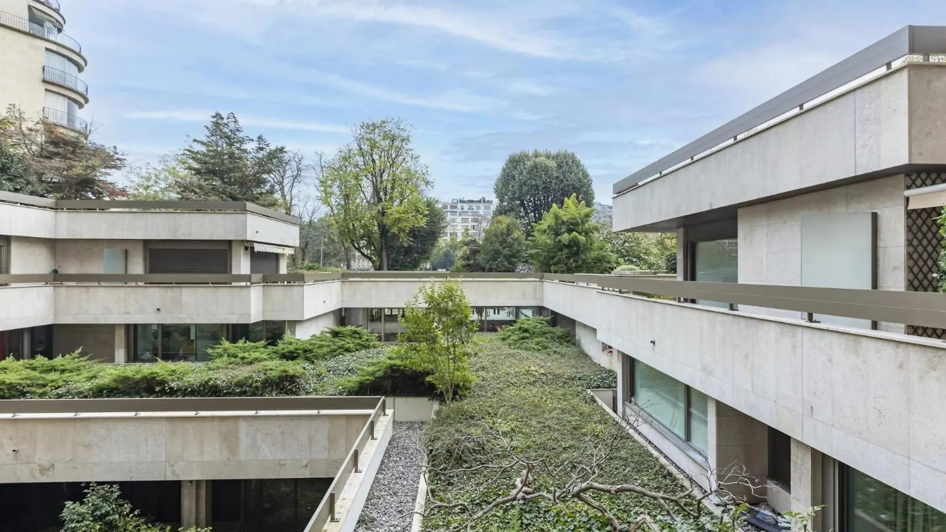 Foch Triomphe Apartment Paris