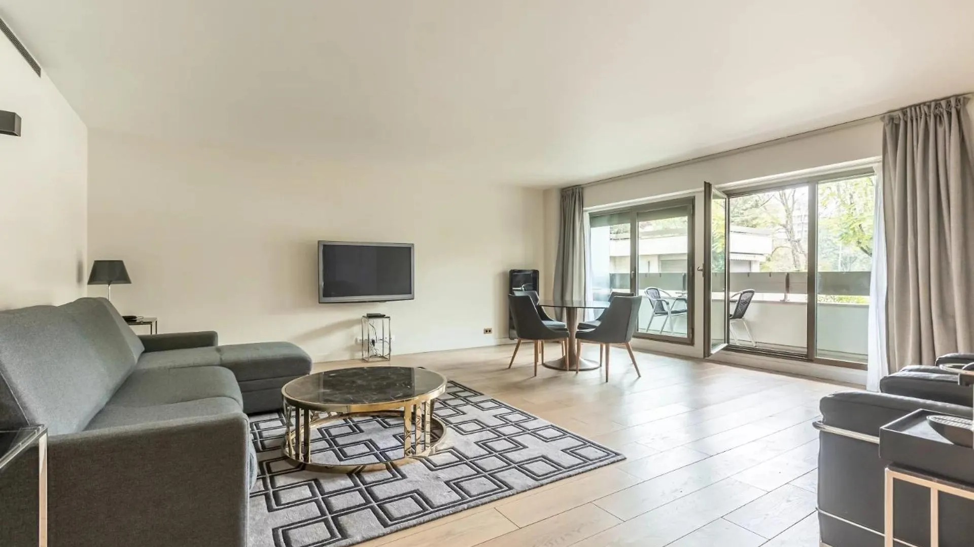 Foch Triomphe Apartment Paris France