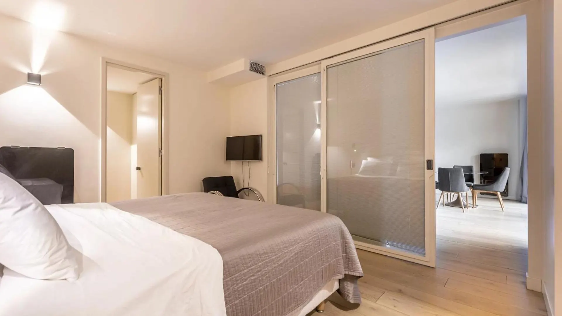 Foch Triomphe Apartment Paris