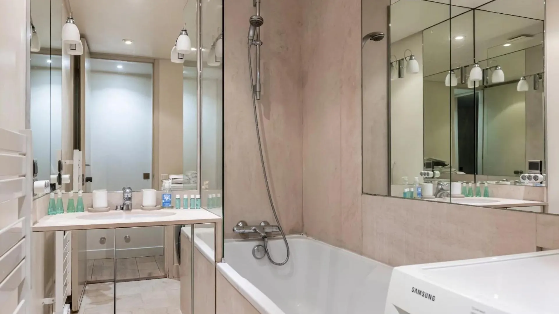 Foch Triomphe Apartment Paris France