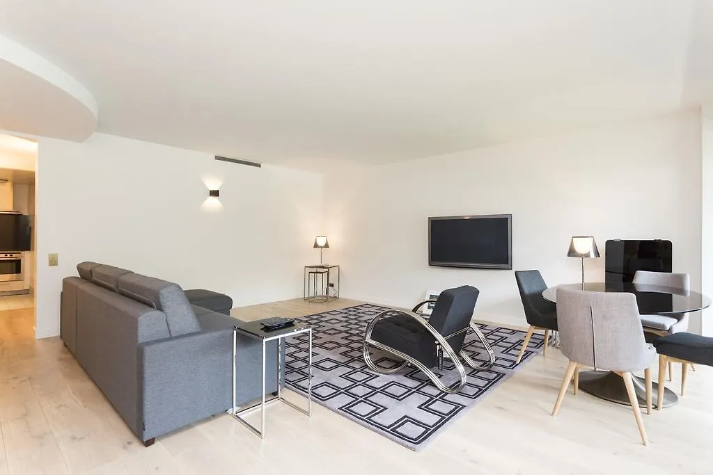 Foch Triomphe Apartment Paris