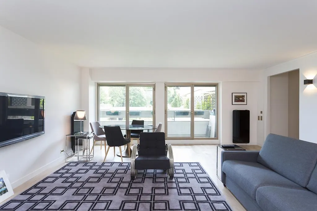 Foch Triomphe Apartment Paris